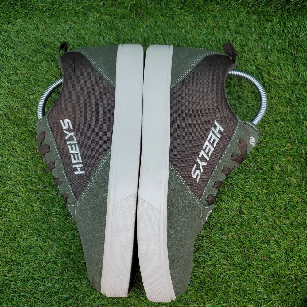 Heelys Pro 20 EMB SIZE 9 Men's Skate Shoes Sneakers Olive Green Brown Wheeled